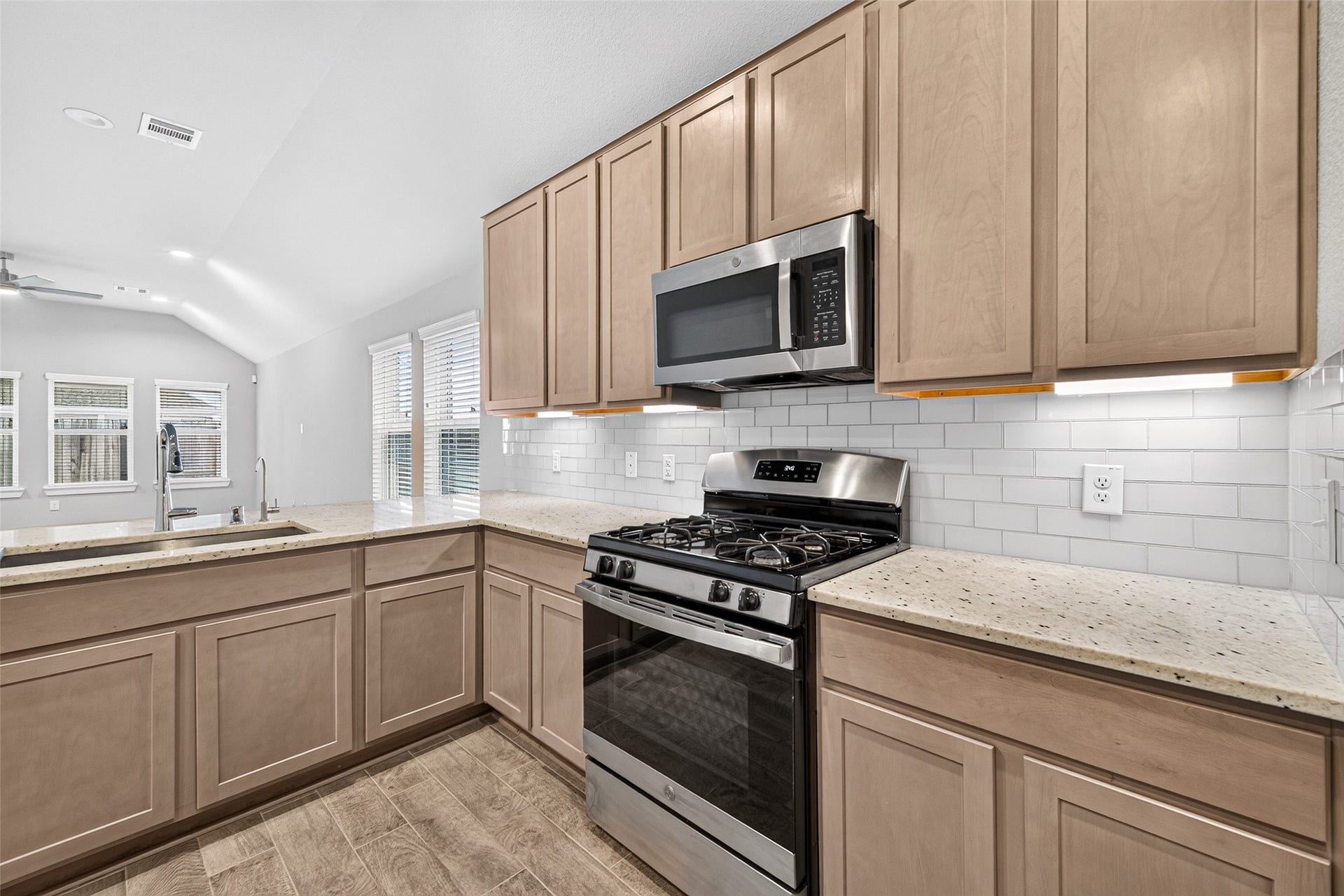 731 Orchard Vale Road, Rosharon, TX 77538