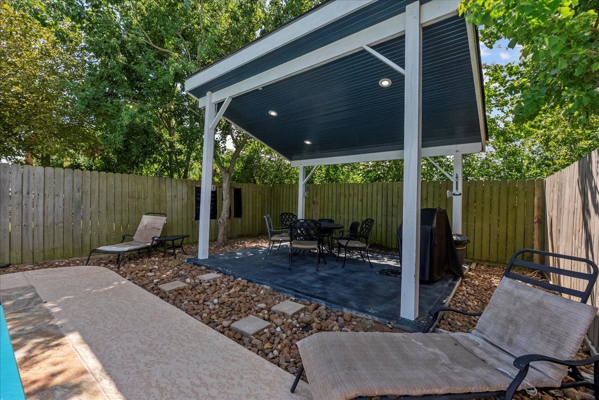 1012 22nd Street, #D, Dickinson, TX 77539 Outdoor entertaining area with hot tub hook ups