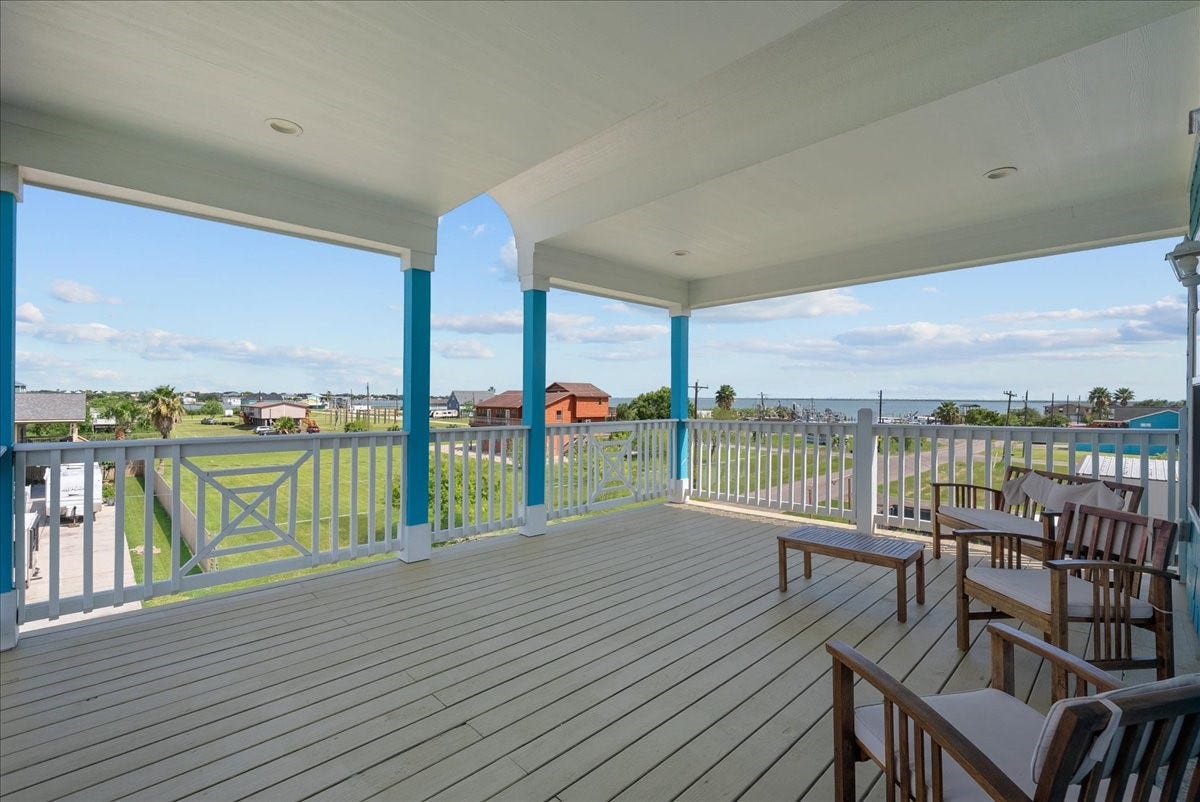 1012 22nd Street, #D, Dickinson, TX 77539 Huge deck on second floor with views of the bay