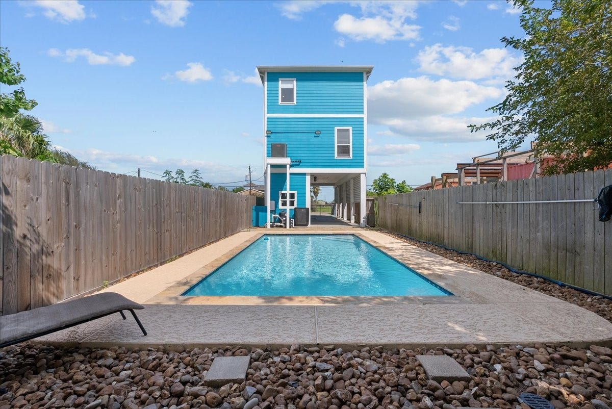 1012 22nd Street, #D, Dickinson, TX 77539 Climate-controlled pool in fully fenced yard