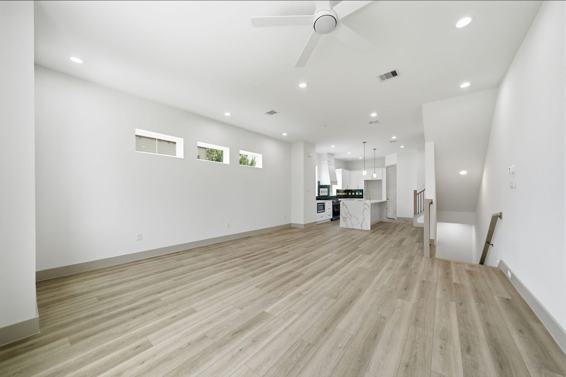 1116 Weiss Street, Houston, TX 77009 Large expansive space allowing for various furniture arrangements!
