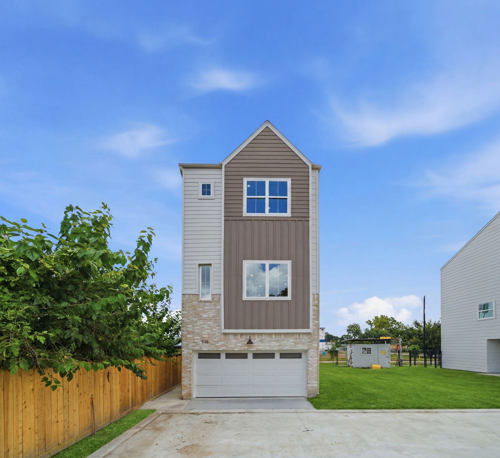 1116 Weiss Street, Houston, TX 77009 1116 Weiss - Located mins. from Downtown Houston, the Heights and easy access to all major freeways!