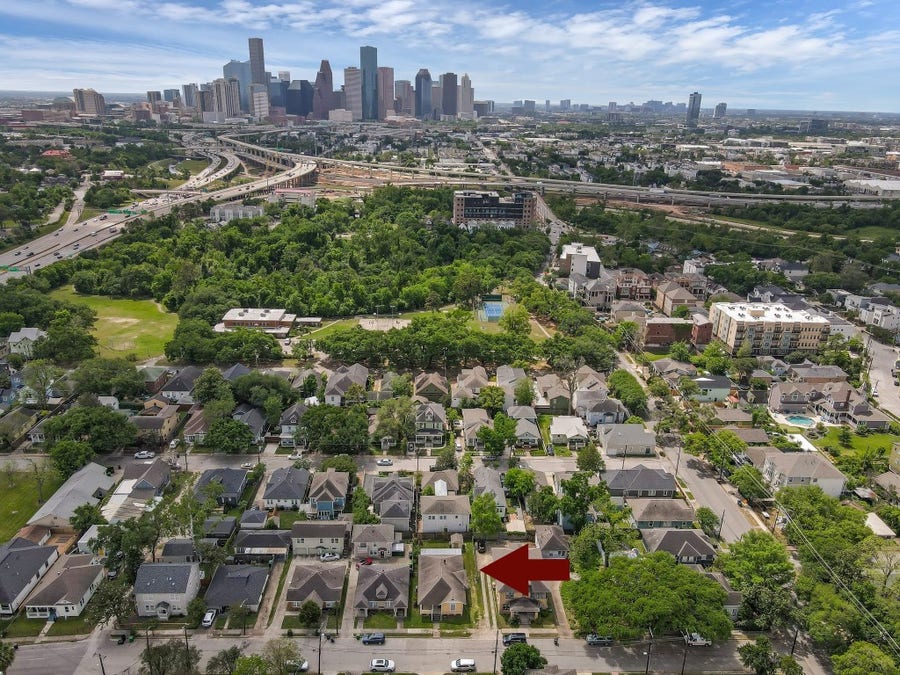 Property photo for 118 North Street, Houston, TX