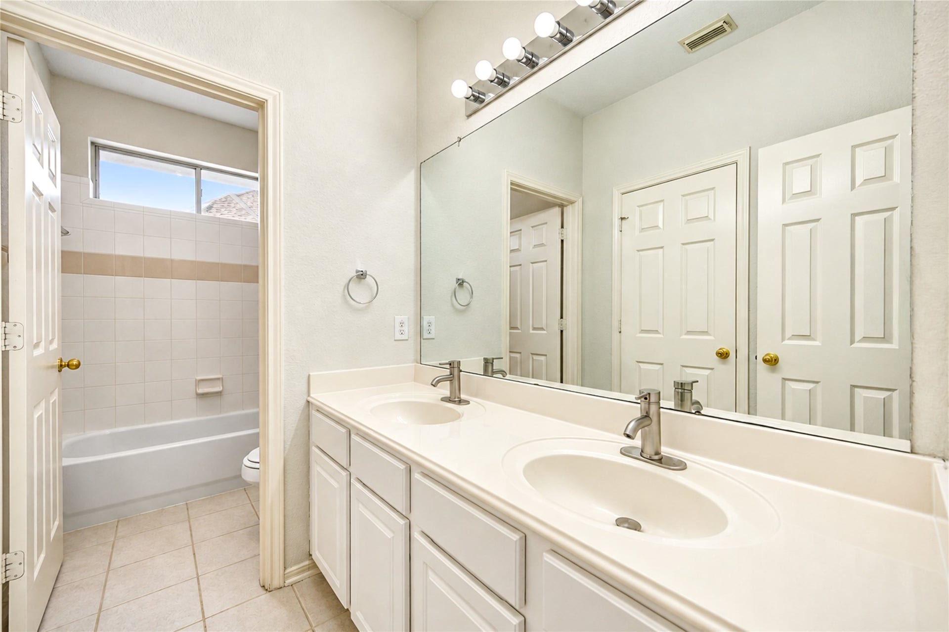 2206 Desert Vine Court, Sugar Land, TX 77498