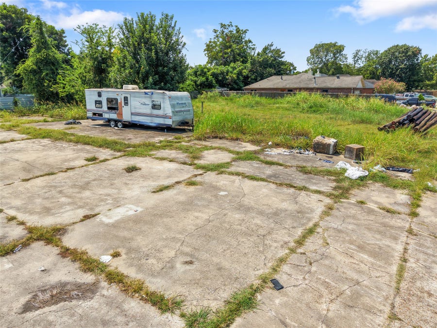 Property photo for 8626 Martin Luther King Boulevard, Houston, TX
