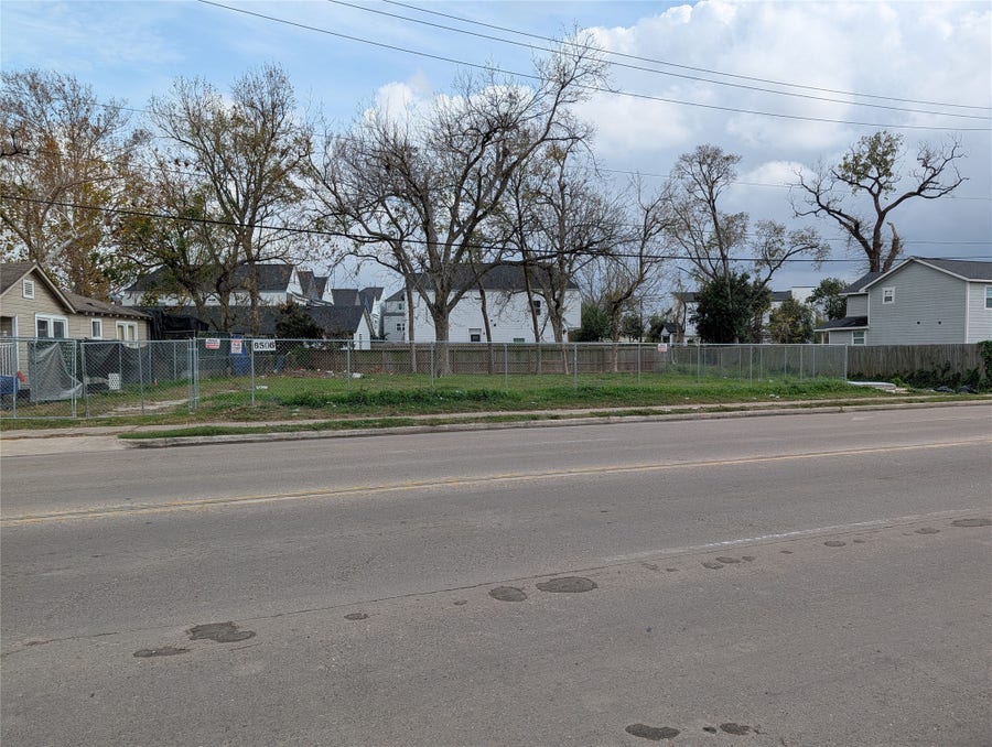 Property photo for 8506 North main street, Houston, TX