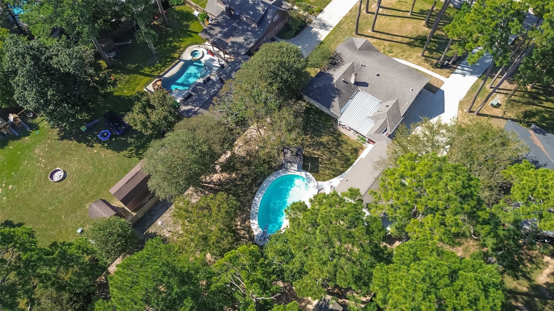 1535 Memorial Drive, Conroe, TX 77304 THIS HOME AND PROPERTY OFFERS SO MUCH..... AND LOOK AT ALL THE MATURE TREES!