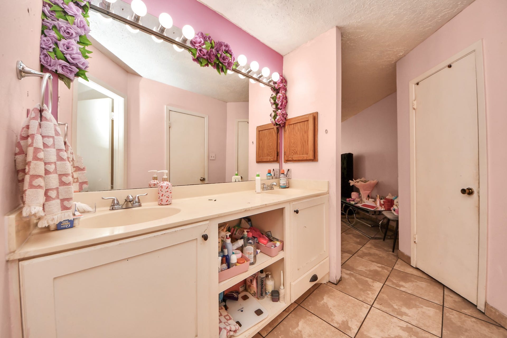 3302 Hombly Road, Houston, TX 77066 3302 Hombly Road, Houston, TX 77066
