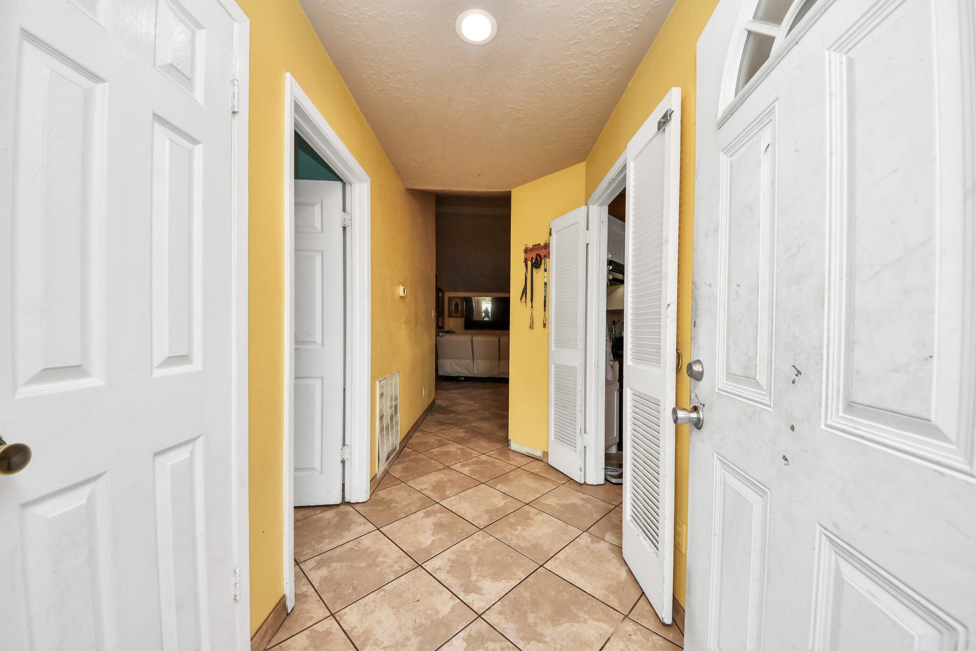3302 Hombly Road, Houston, TX 77066 3302 Hombly Road, Houston, TX 77066