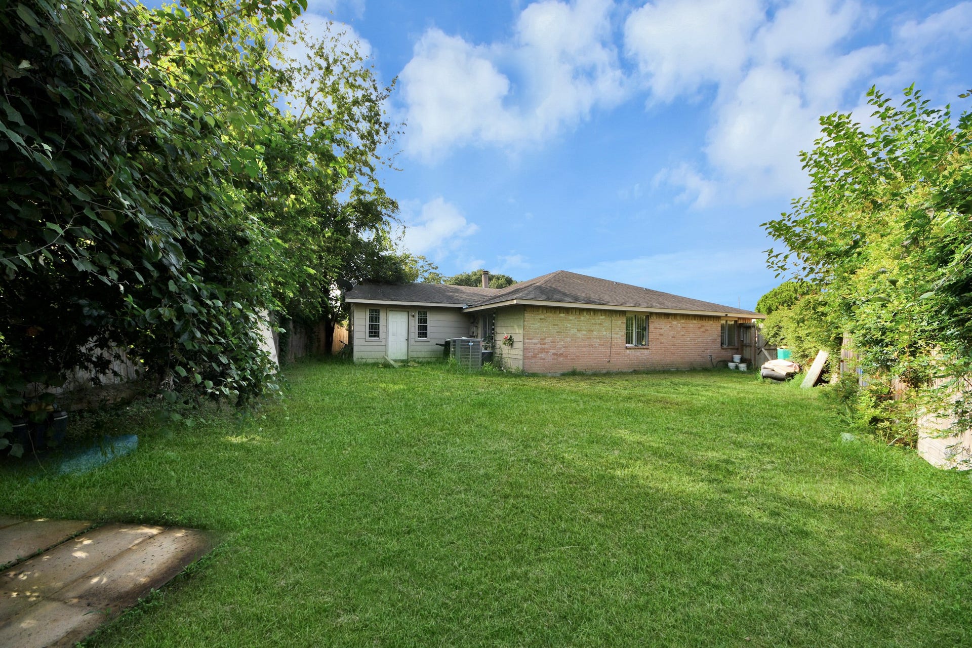 3302 Hombly Road, Houston, TX 77066 3302 Hombly Road, Houston, TX 77066