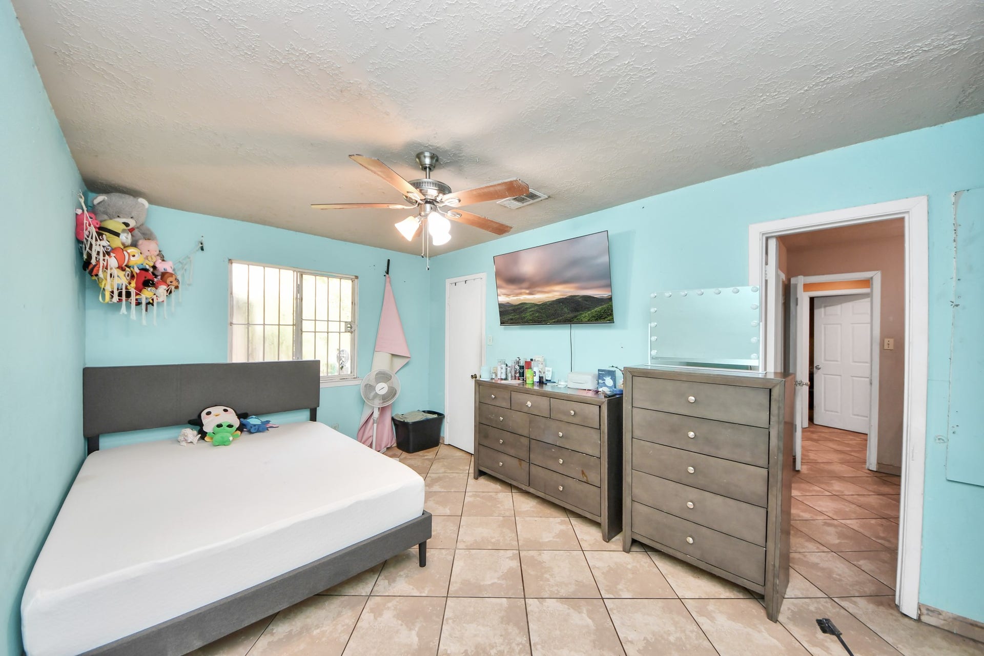 3302 Hombly Road, Houston, TX 77066 3302 Hombly Road, Houston, TX 77066