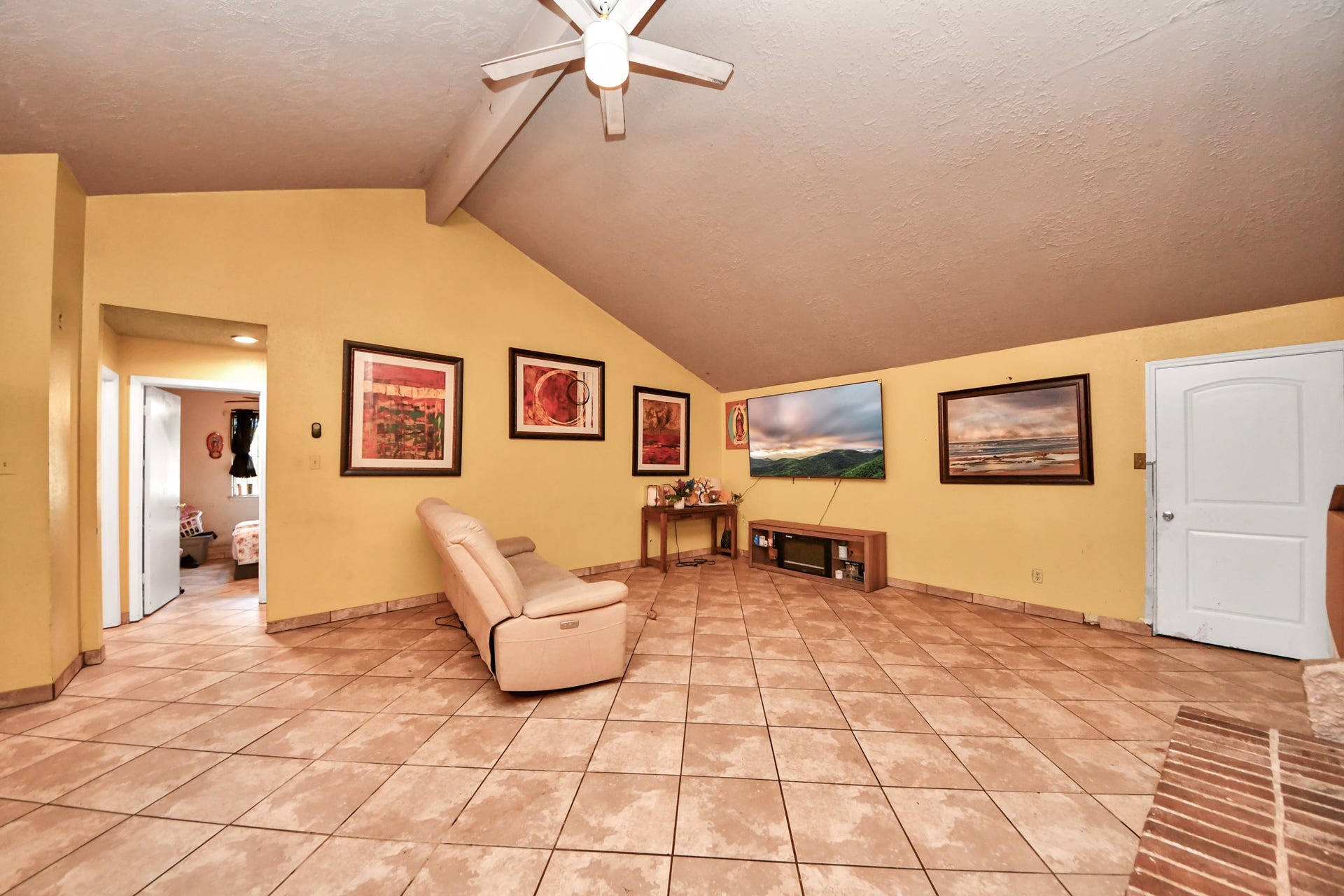 3302 Hombly Road, Houston, TX 77066 3302 Hombly Road, Houston, TX 77066