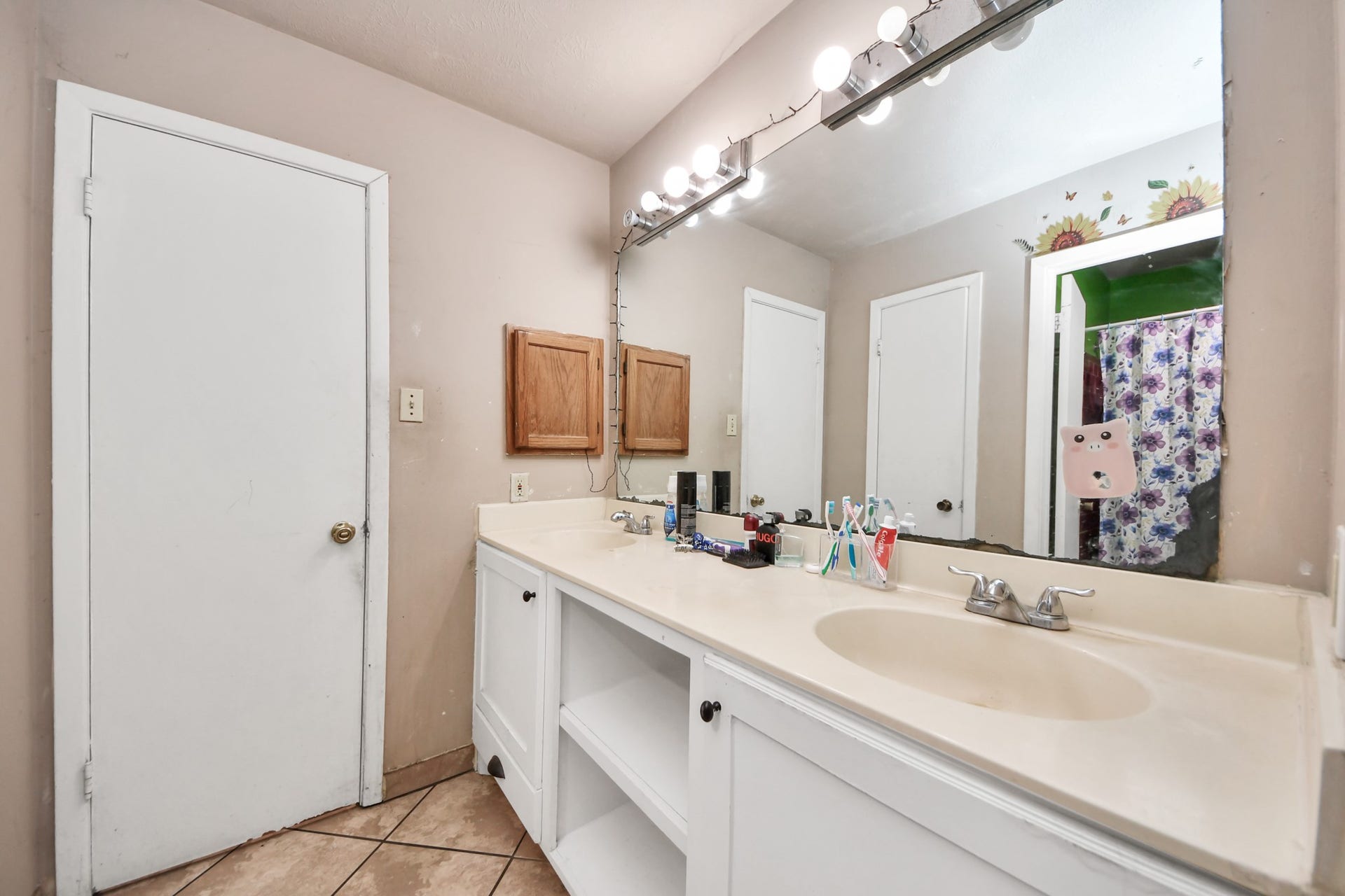 3302 Hombly Road, Houston, TX 77066 3302 Hombly Road, Houston, TX 77066