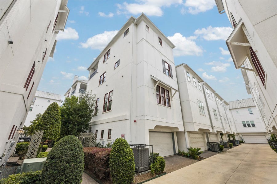 Property photo for 238 E 28th Street, Houston, TX