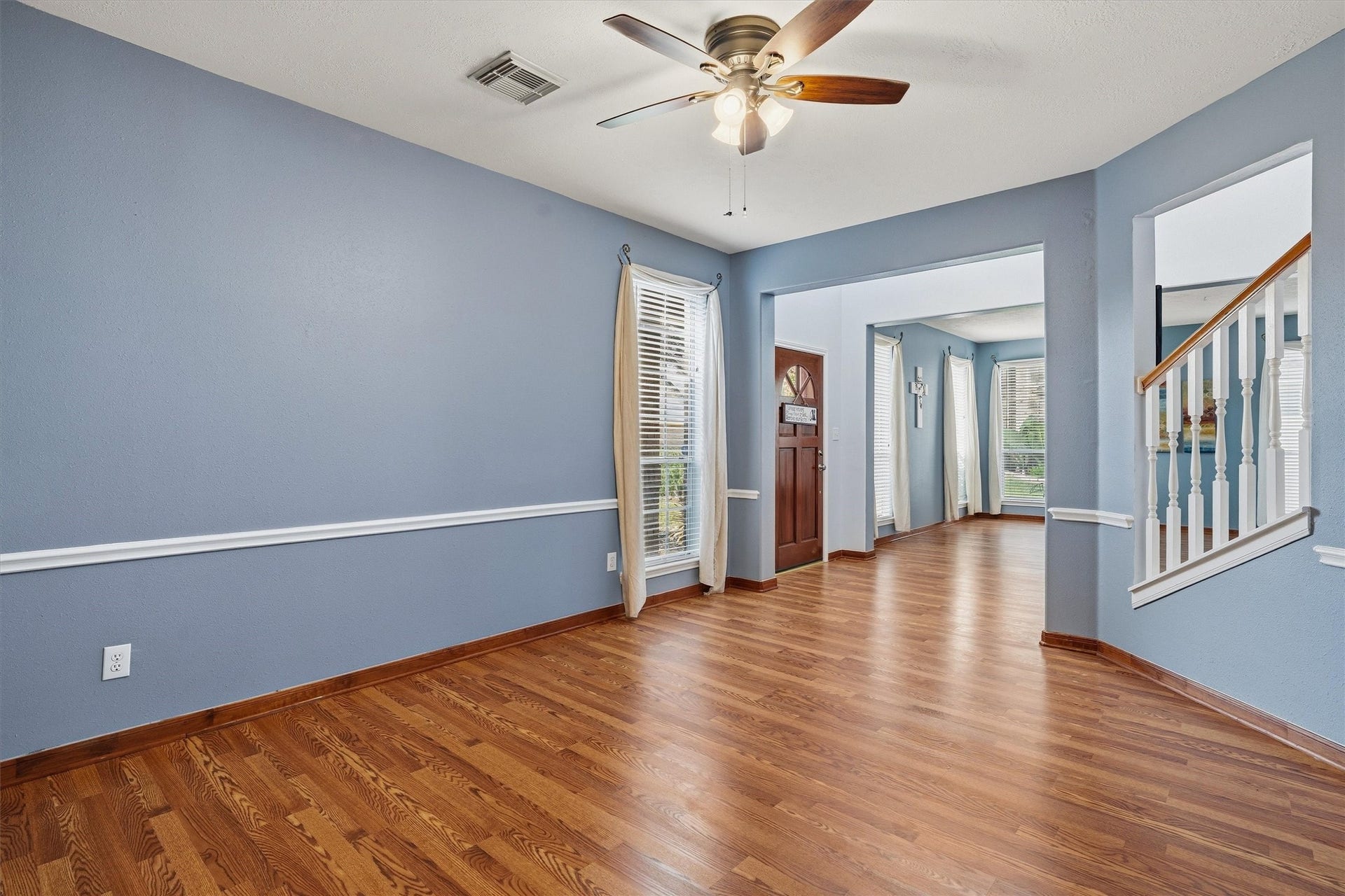 1107 Elmgrove Park Lane, Seabrook, TX 77586 Formal dining area