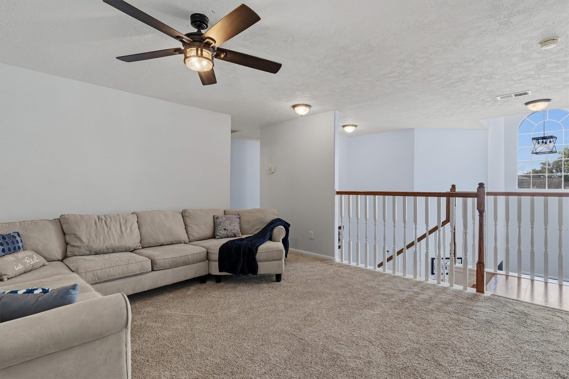 1107 Elmgrove Park Lane, Seabrook, TX 77586 A great place to hang out! Bring the kids for fun and games or movie night!