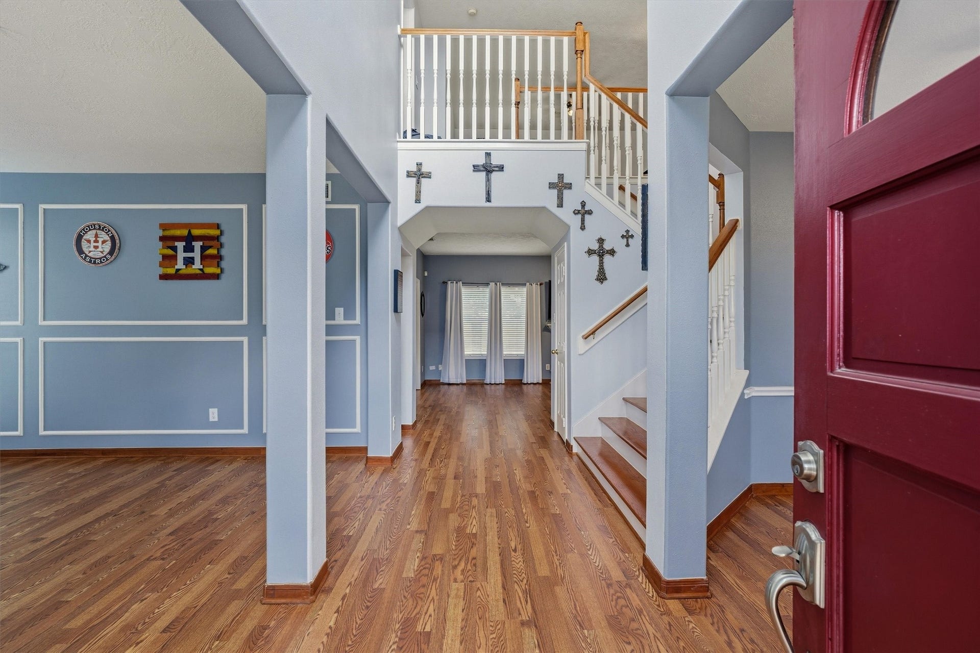 1107 Elmgrove Park Lane, Seabrook, TX 77586 Welcoming entry