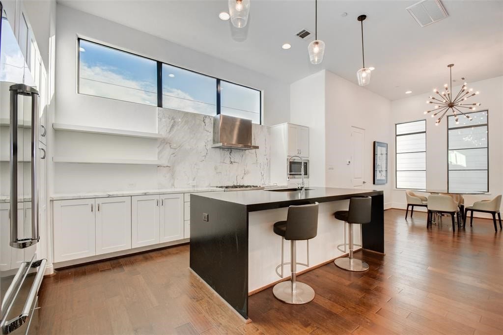4515 Graustark Street, Houston, TX 77006 4515 Graustark Street, Houston, TX 77006