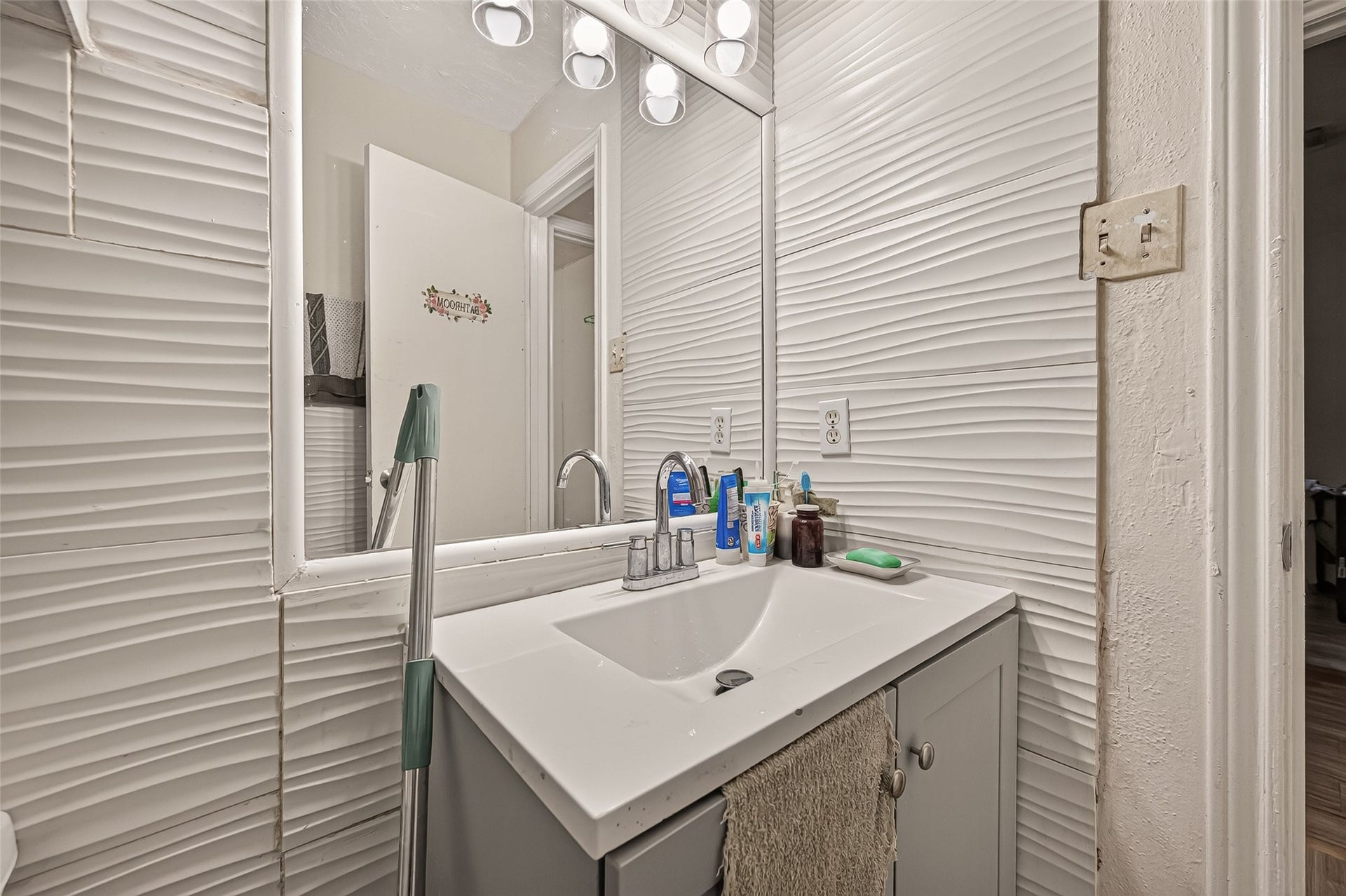 4123 Cedar Gardens Drive, Houston, TX 77082 4123 Cedar Gardens Drive, Houston, TX 77082