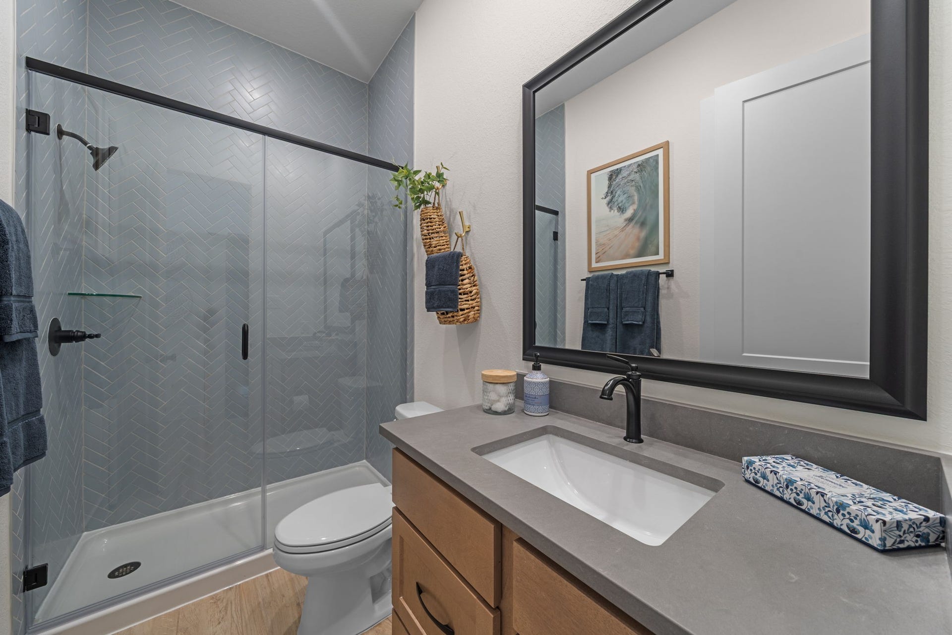 4705 Barkley Cove, Texas City, TX 77591 Photos are REPRESENTATIVE of the home /floor plan and are NOT of the actual home. Selections, features, and room options may vary.