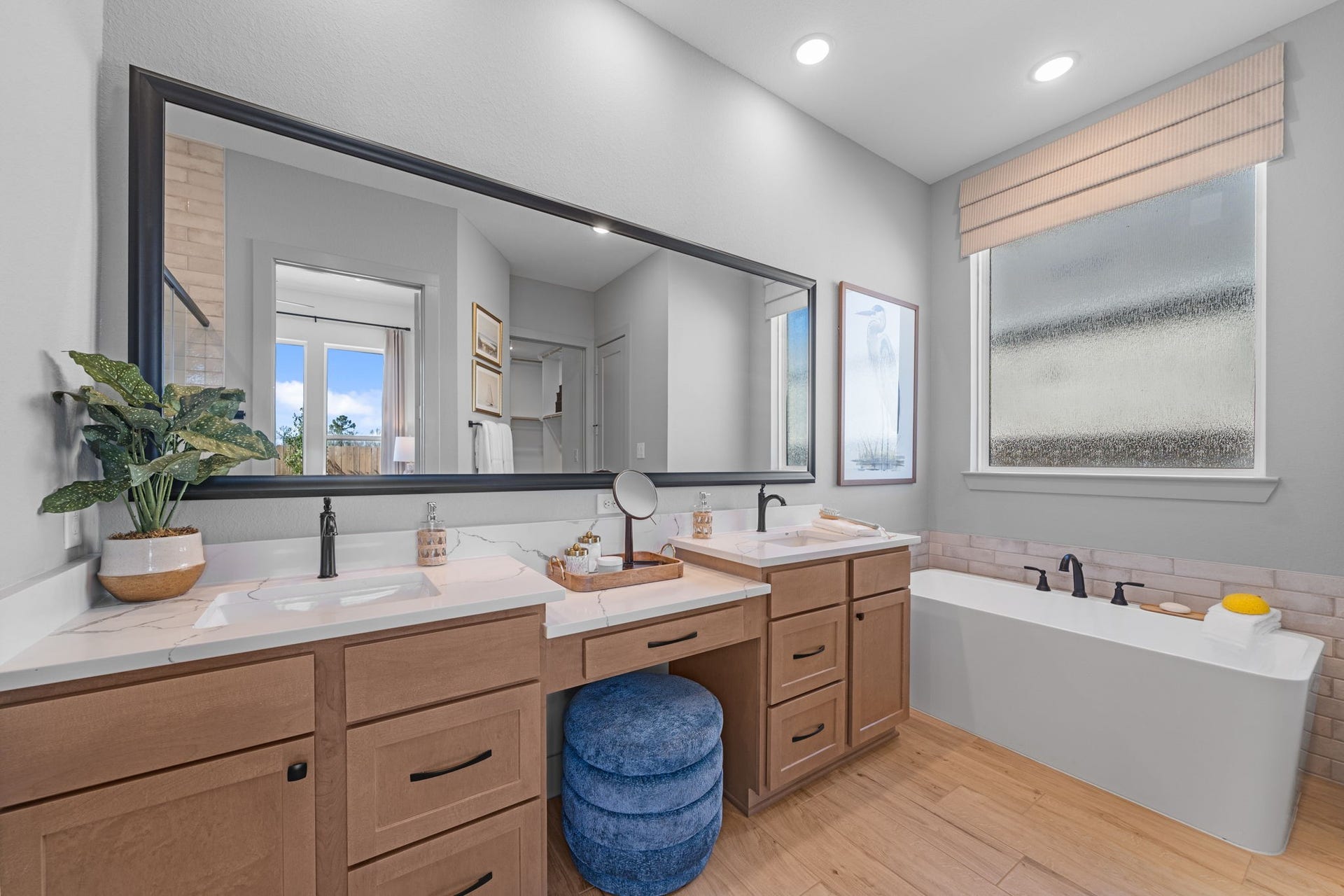 4705 Barkley Cove, Texas City, TX 77591 Photos are REPRESENTATIVE of the home /floor plan and are NOT of the actual home. Selections, features, and room options may vary.