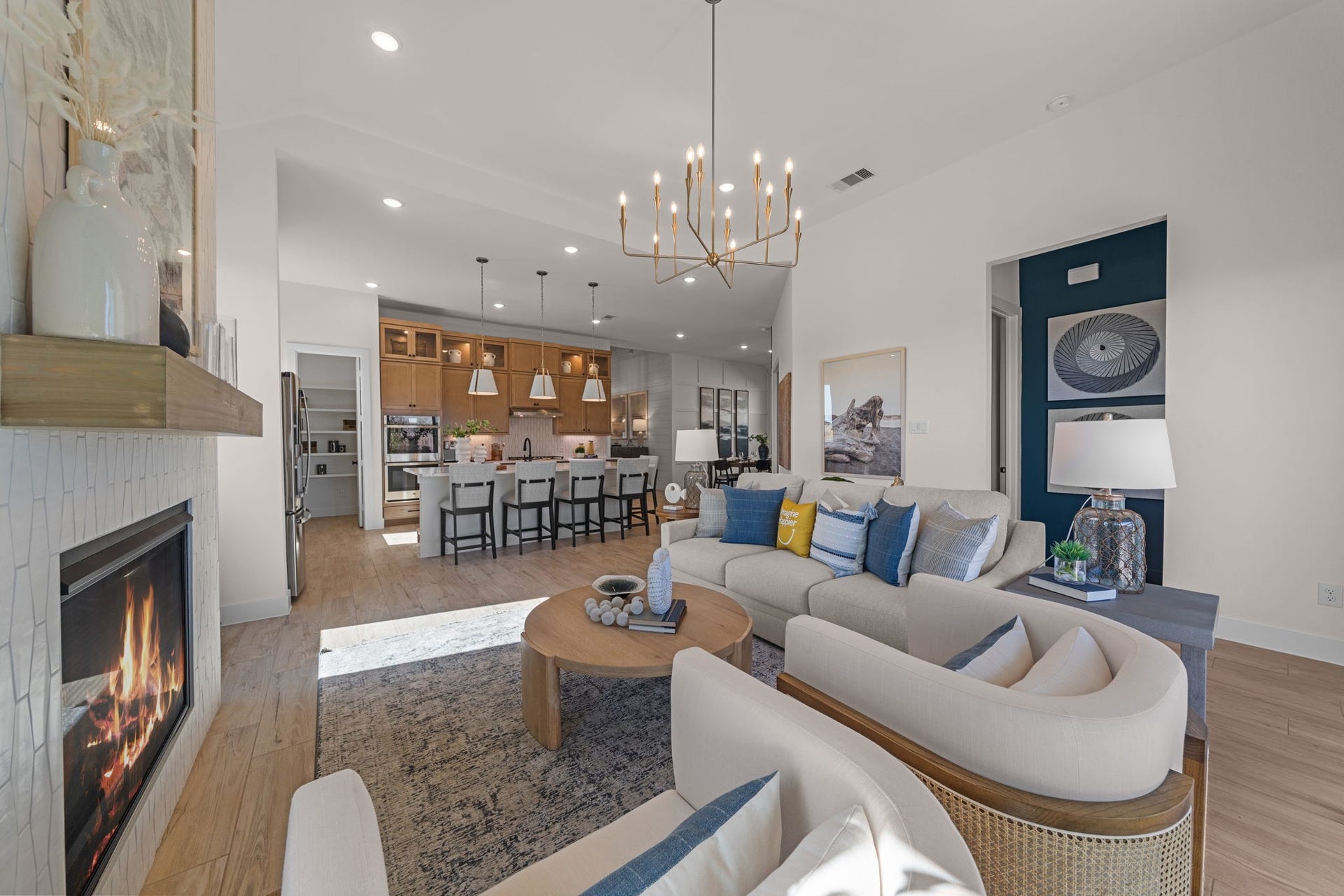 4705 Barkley Cove, Texas City, TX 77591 Photos are REPRESENTATIVE of the home /floor plan and are NOT of the actual home. Selections, features, and room options may vary.