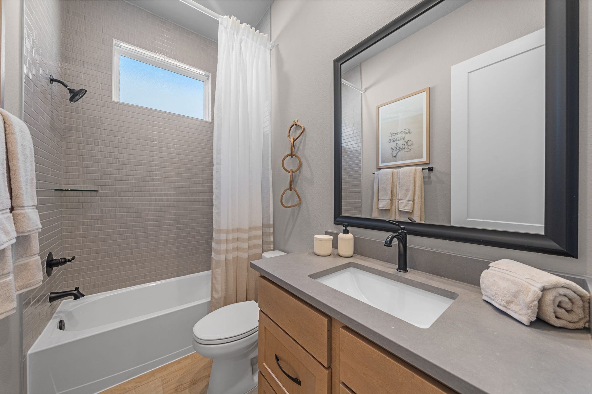 4705 Barkley Cove, Texas City, TX 77591 Photos are REPRESENTATIVE of the home /floor plan and are NOT of the actual home. Selections, features, and room options may vary.
