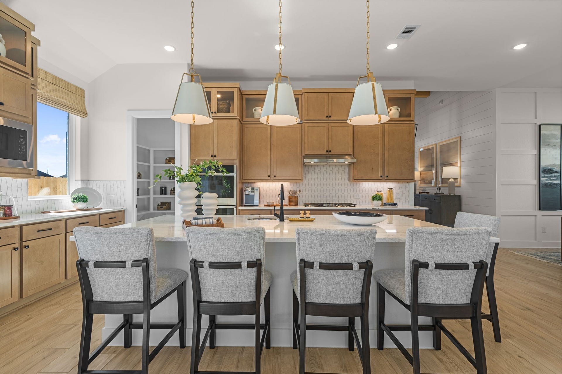 4705 Barkley Cove, Texas City, TX 77591 Photos are REPRESENTATIVE of the home /floor plan and are NOT of the actual home. Selections, features, and room options may vary.