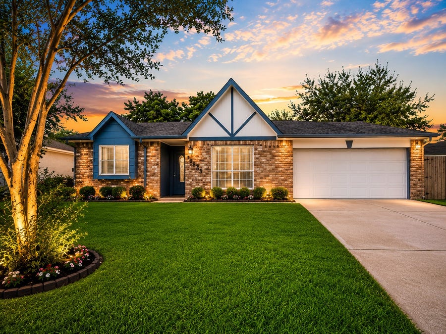 Property photo for 13823 Towneway Drive, Sugar Land, TX