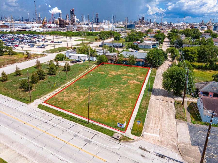 Property photo for 3304 Market Street, Baytown, TX