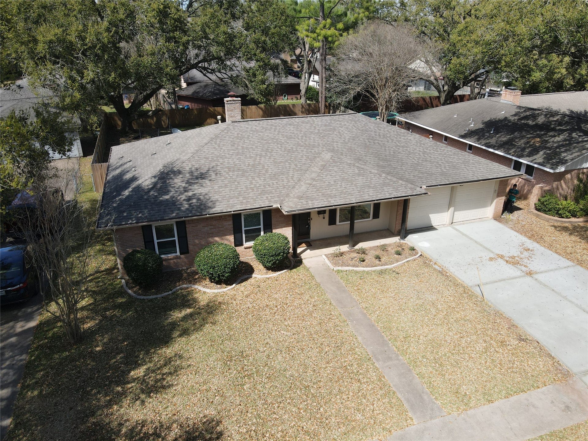 124 Dogwood Street, Sugar Land, TX 77478 Experience the charm of this inviting home, nestled in a serene neighborhood, with a spacious front yard and a welcoming facade that promises comfort and style.