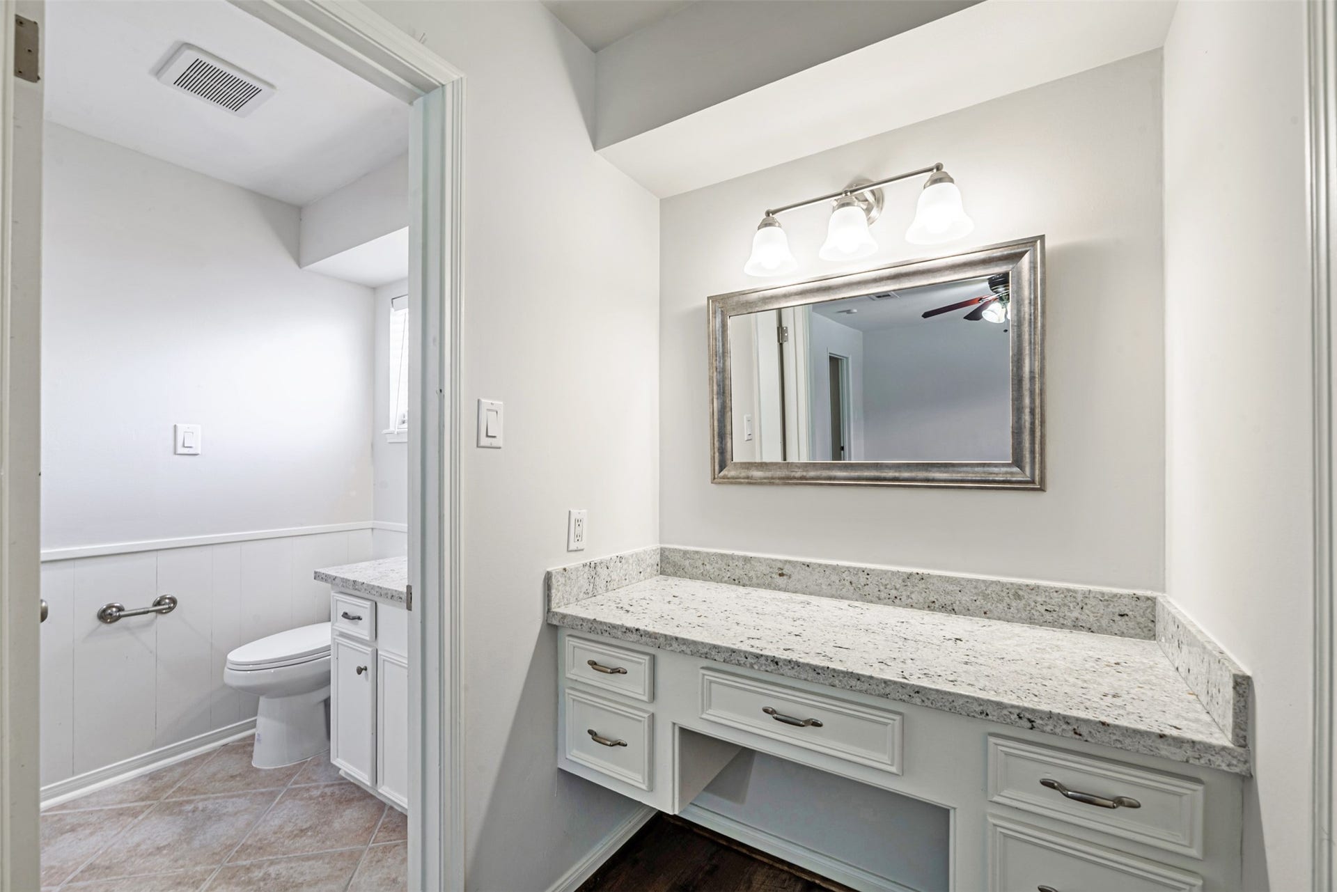 124 Dogwood Street, Sugar Land, TX 77478 The open view details the comfort of the bathrooms.