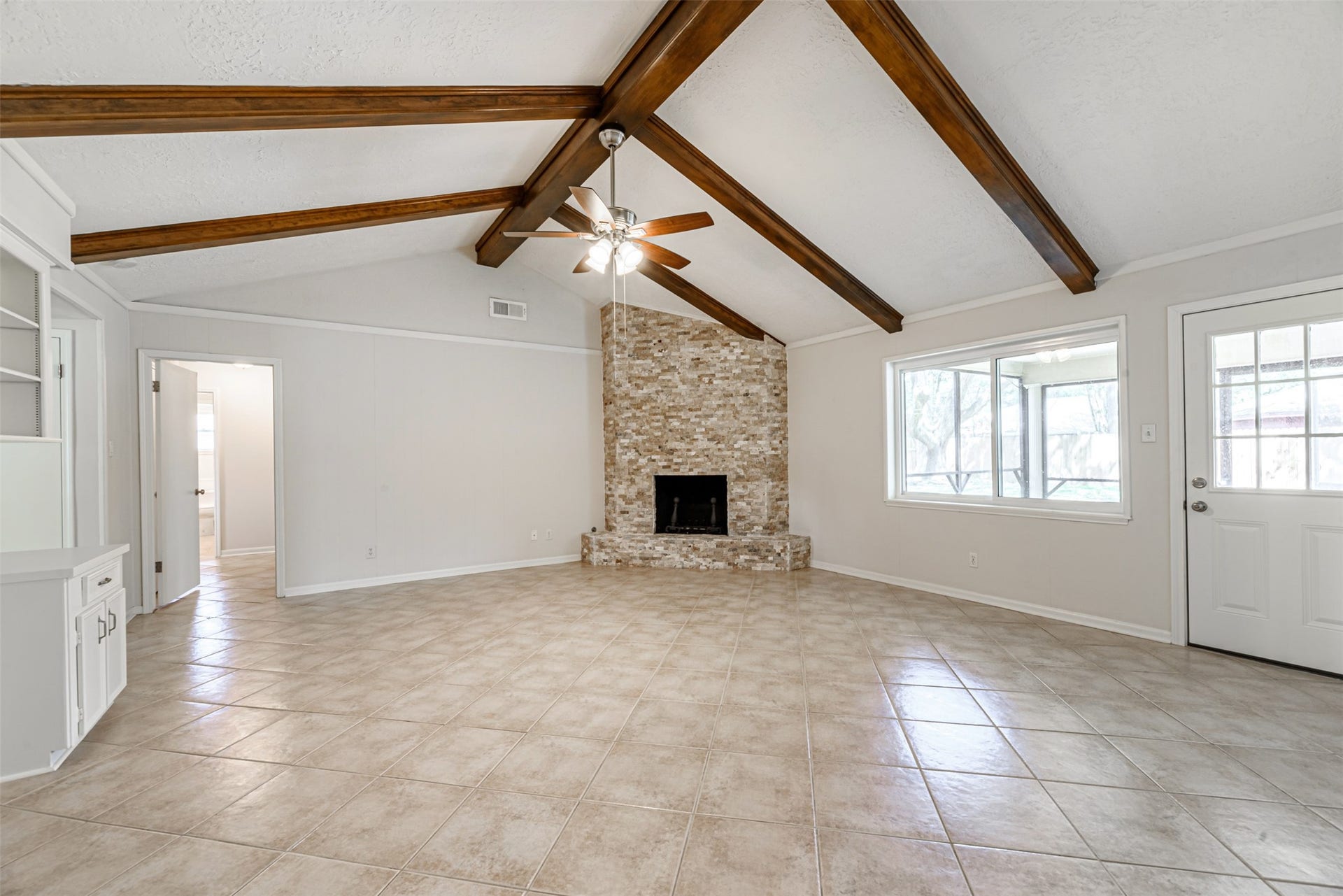 124 Dogwood Street, Sugar Land, TX 77478 Elegant and Inspiring stone wall fireplace.