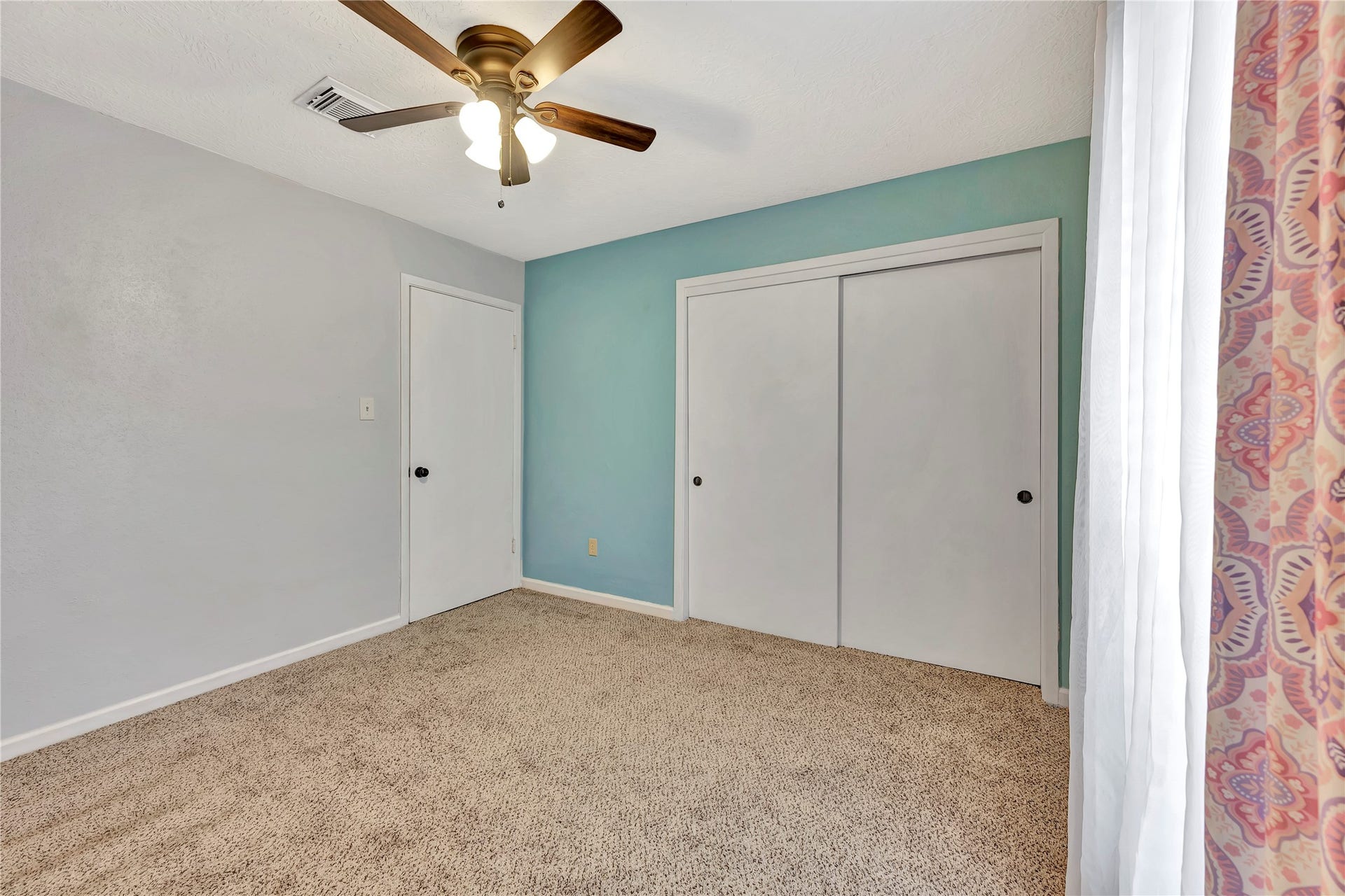 3910 Laura Leigh Drive, Friendswood, TX 77546 3910 Laura Leigh Drive, Friendswood, TX 77546