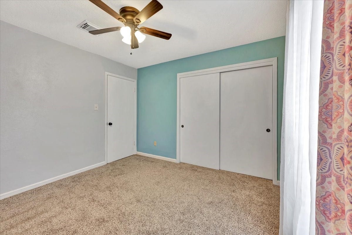 3910 Laura Leigh Drive, Friendswood, TX 77546 3910 Laura Leigh Drive, Friendswood, TX 77546