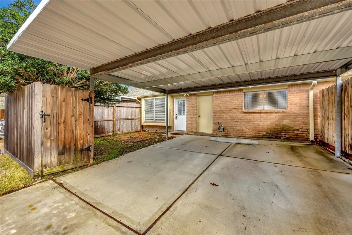 3910 Laura Leigh Drive, Friendswood, TX 77546 3910 Laura Leigh Drive, Friendswood, TX 77546