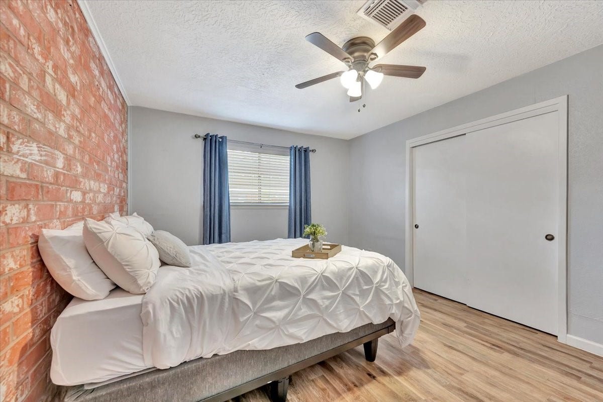 3910 Laura Leigh Drive, Friendswood, TX 77546 3910 Laura Leigh Drive, Friendswood, TX 77546