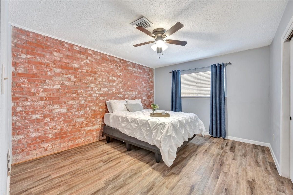 3910 Laura Leigh Drive, Friendswood, TX 77546 3910 Laura Leigh Drive, Friendswood, TX 77546