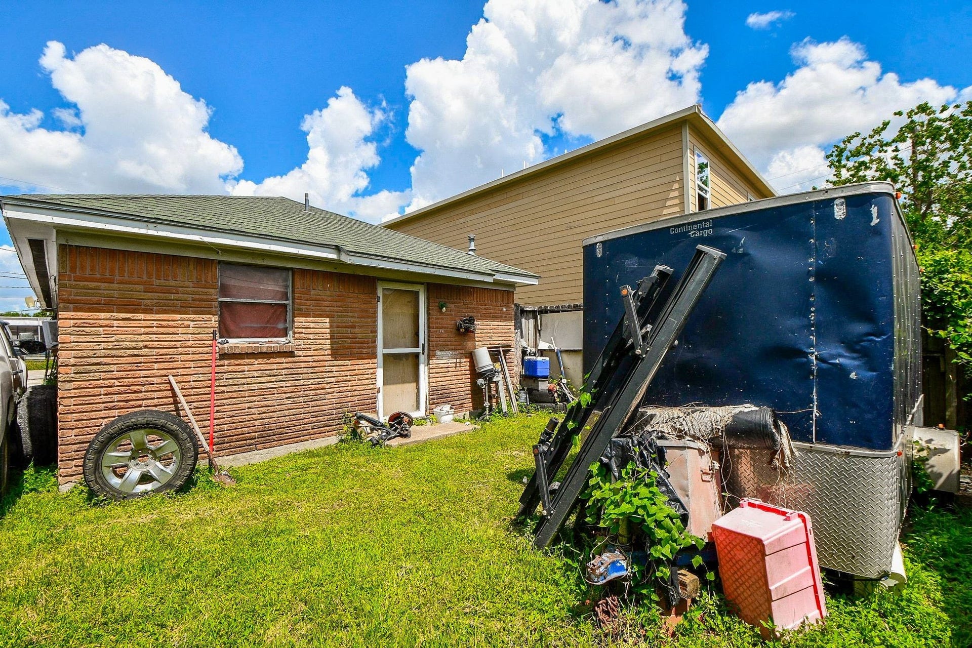 2828 Brackenridge Street, Houston, TX 77026 Brackenridge properties are adjacent to new construction!