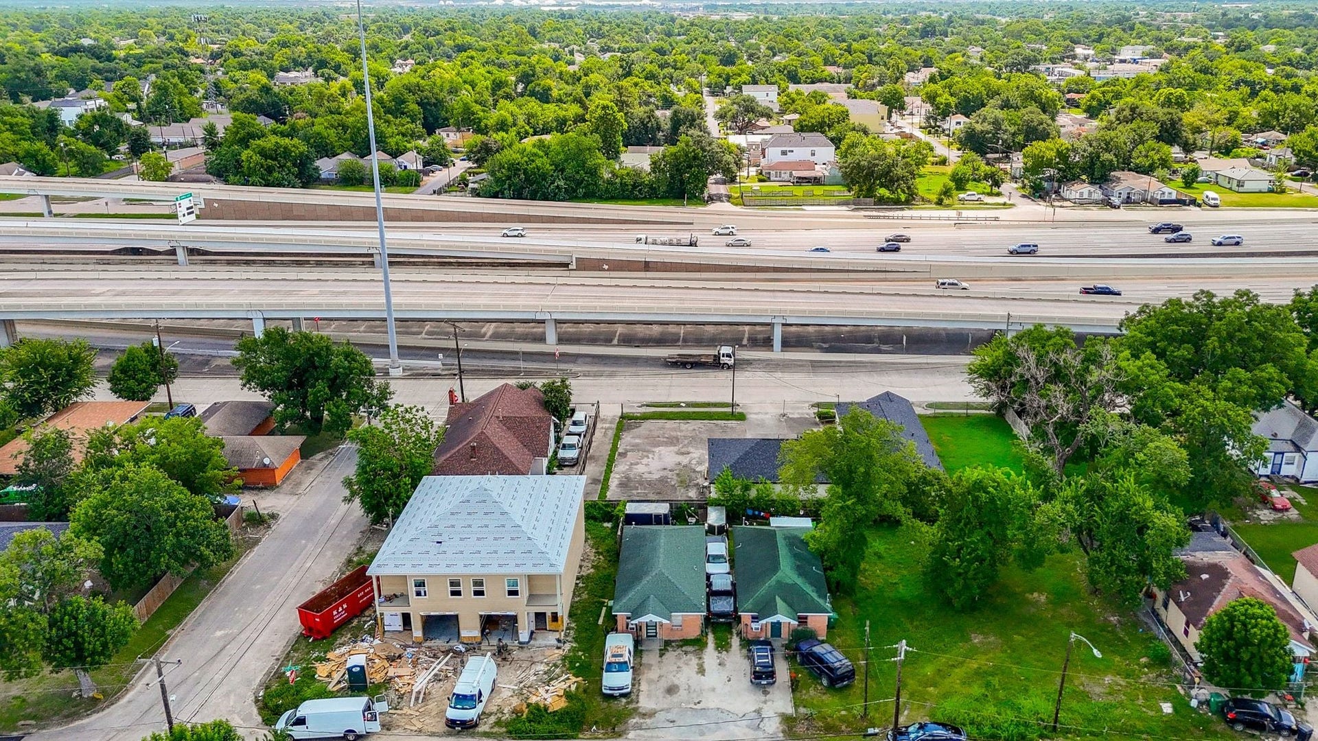2828 Brackenridge Street, Houston, TX 77026 2828 Brackenridge Street, Houston, TX 77026