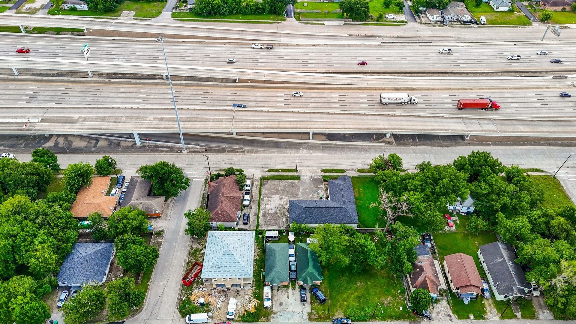 2828 Brackenridge Street, Houston, TX 77026 Homes have excellent access to Downtown Houston and Hwy 59.