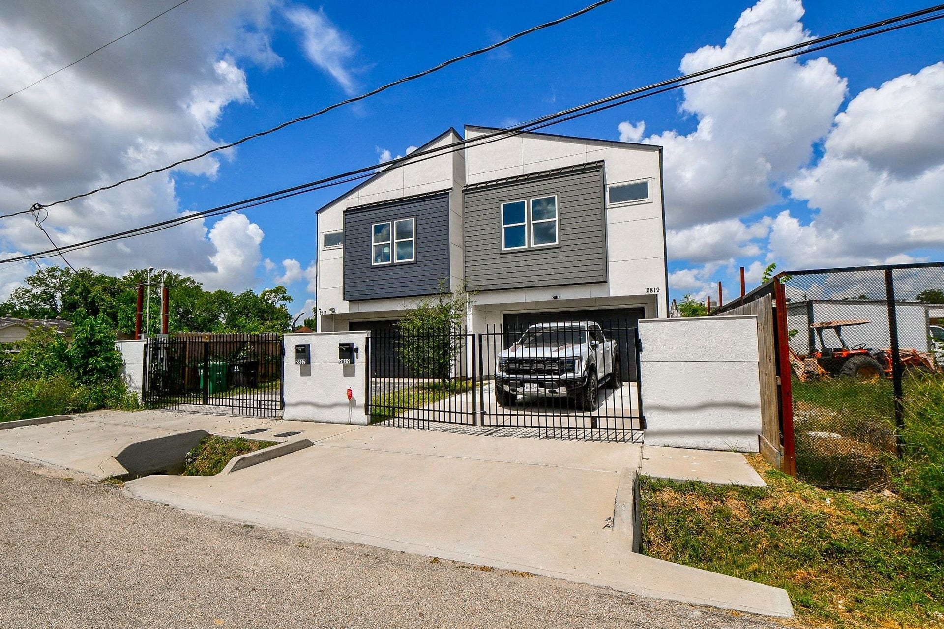 2828 Brackenridge Street, Houston, TX 77026 New construction also located across the street from Brackenridge.