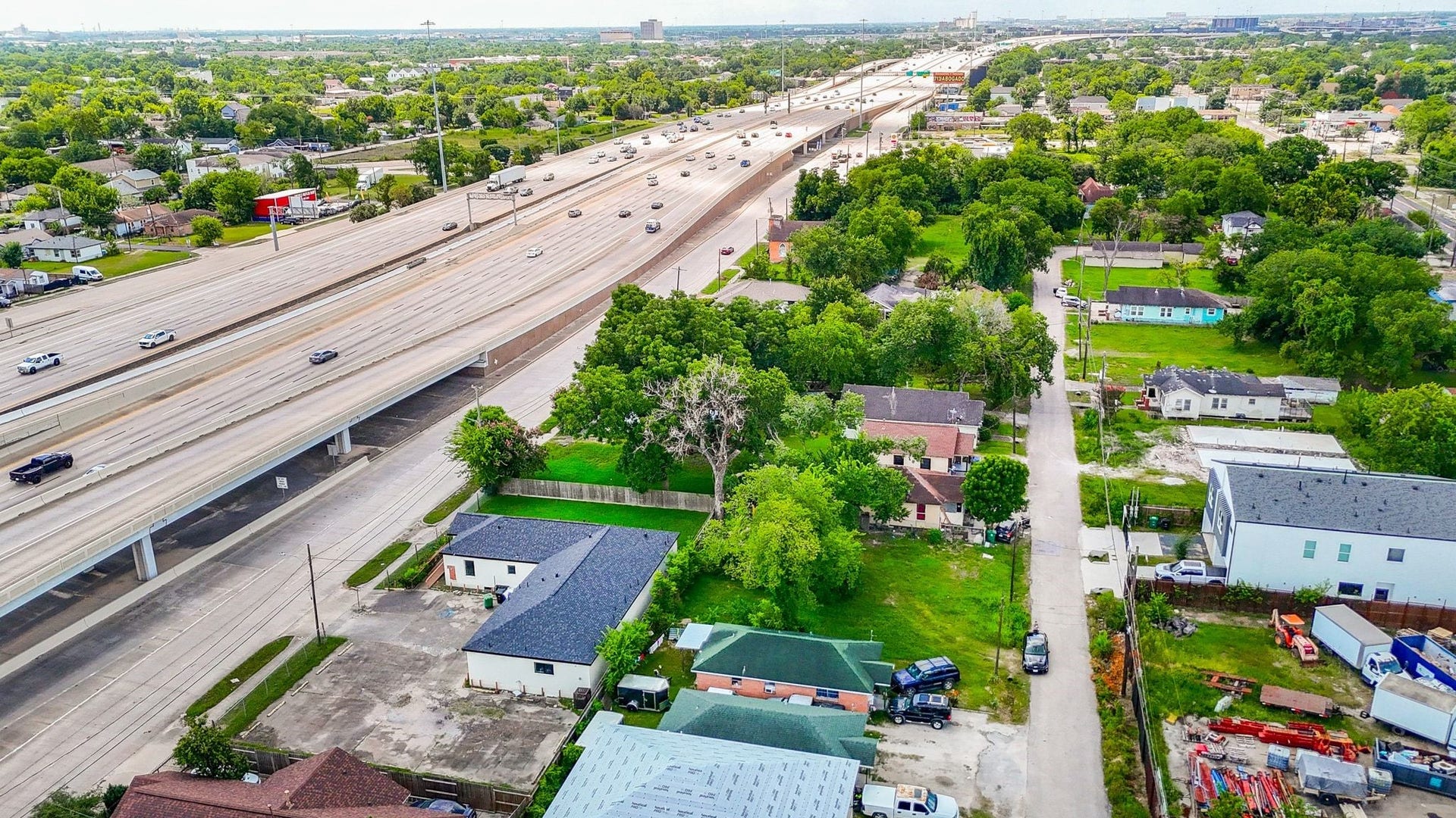 2828 Brackenridge Street, Houston, TX 77026 2828 Brackenridge Street, Houston, TX 77026