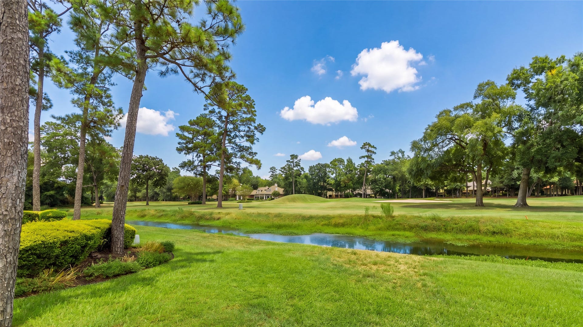 75 Huntsmans Horn Circle, The Woodlands, TX 77380 75 Huntsmans Horn Circle, The Woodlands, TX 77380