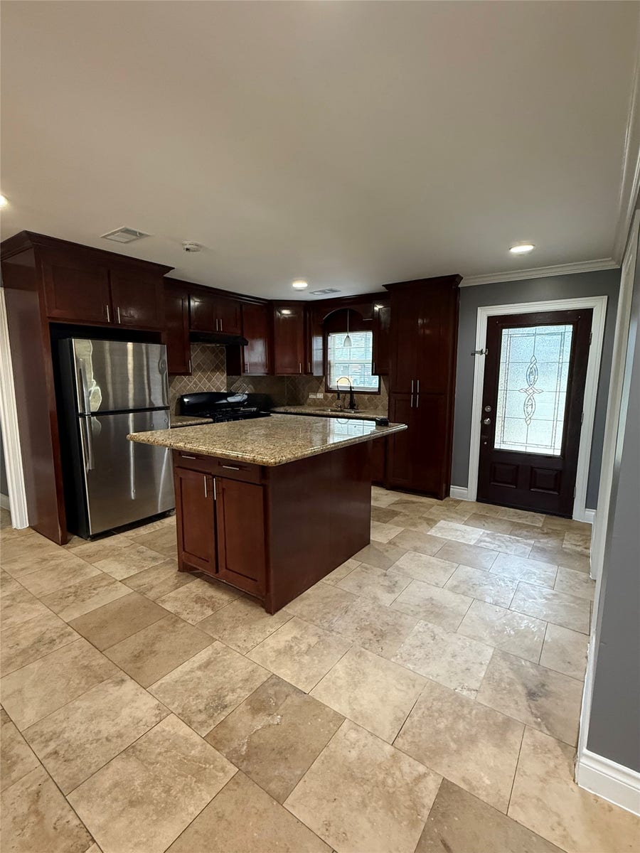 Property photo for 812 Avenue M, South Houston, TX