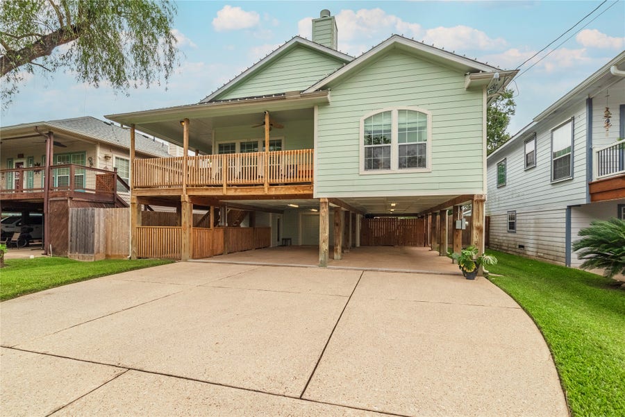 Property photo for 315 West Drive, Kemah, TX