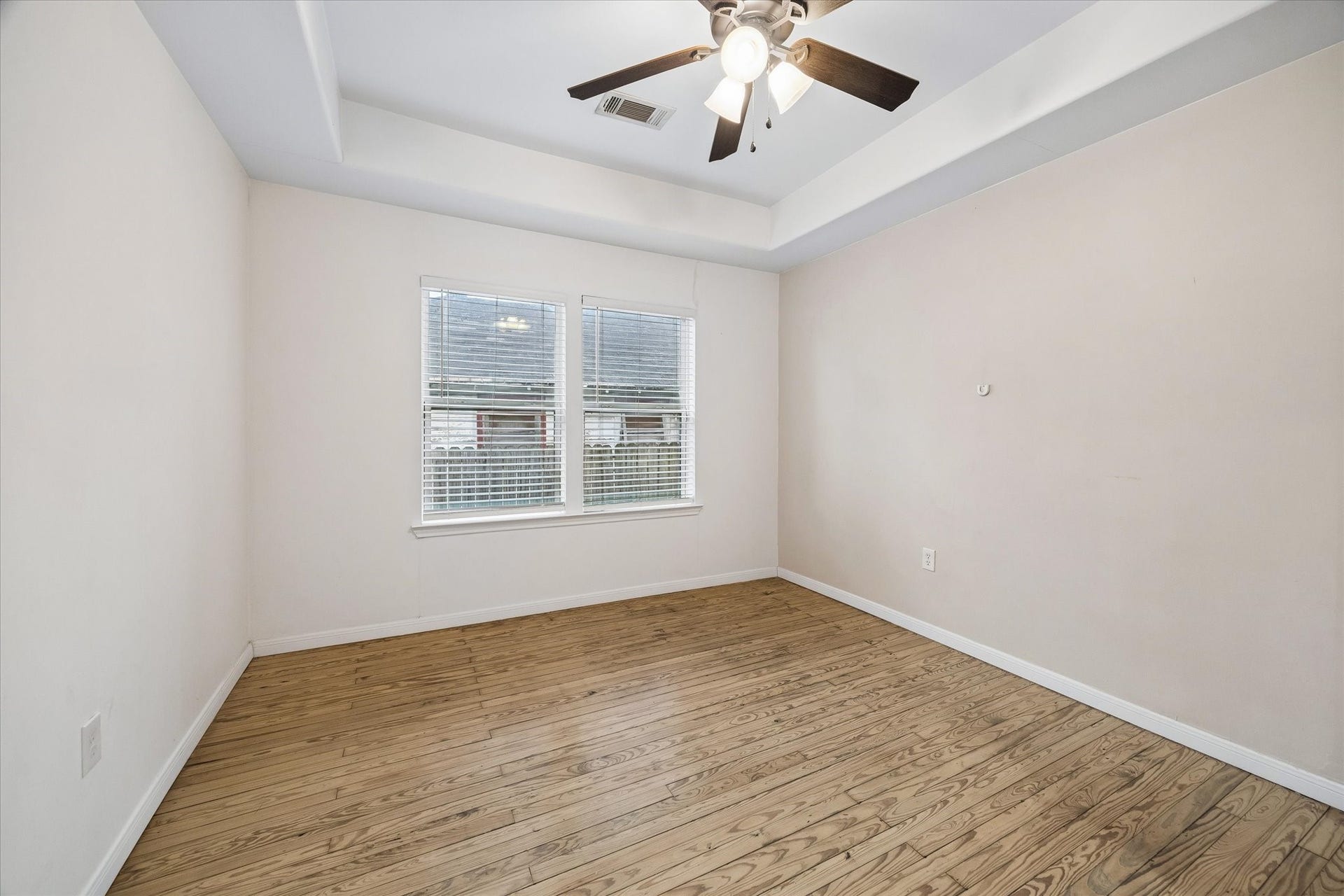 4801 Avenue H, Houston, TX 77011 4801 Avenue H, Houston, TX 77011
