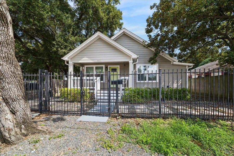 Property photo for 4801 Avenue H, Houston, TX
