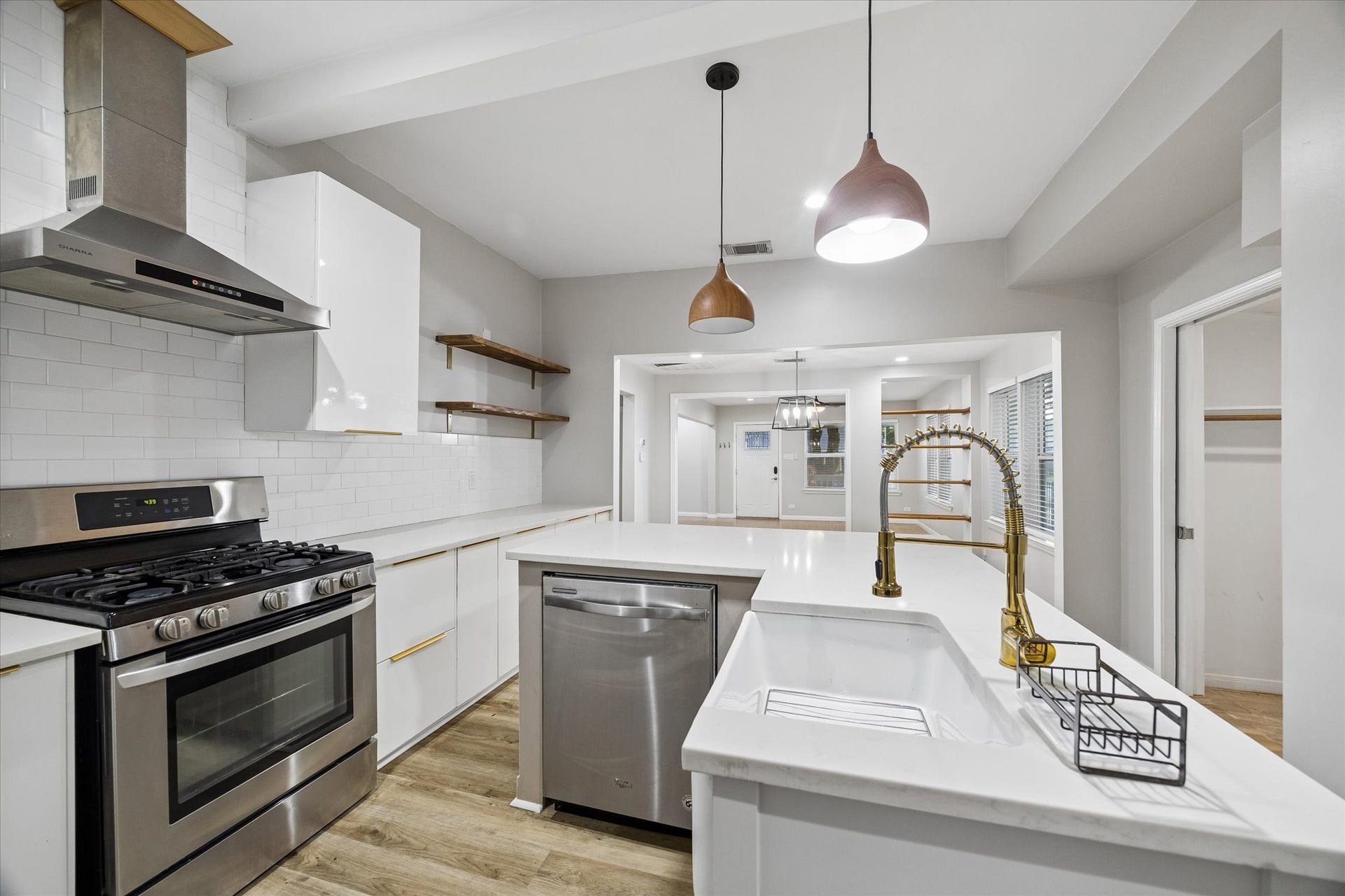 4801 Avenue H, Houston, TX 77011 4801 Avenue H, Houston, TX 77011
