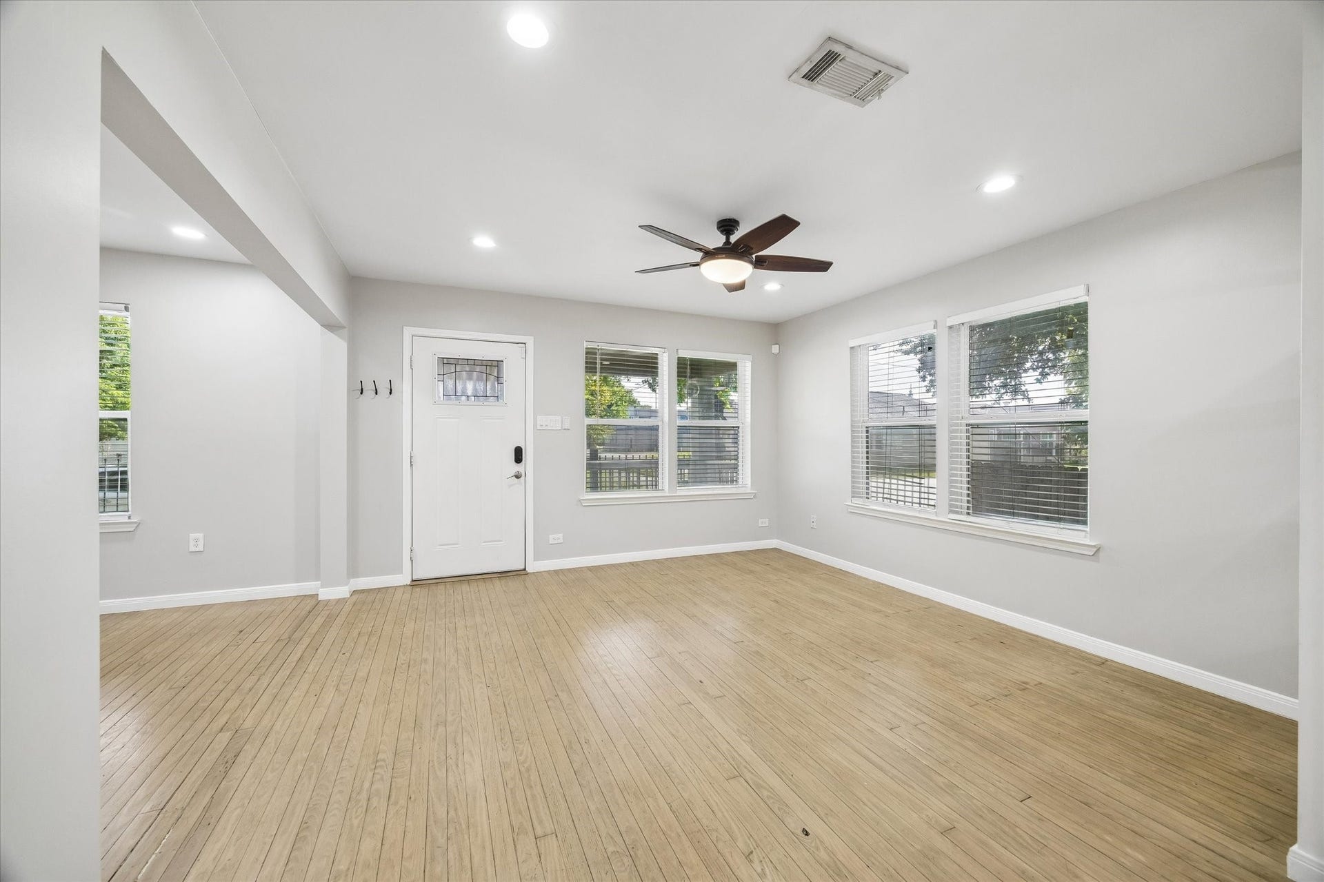 4801 Avenue H, Houston, TX 77011 4801 Avenue H, Houston, TX 77011